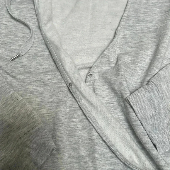 GAP cross front nursing sweatshirt - Picture 2 of 3